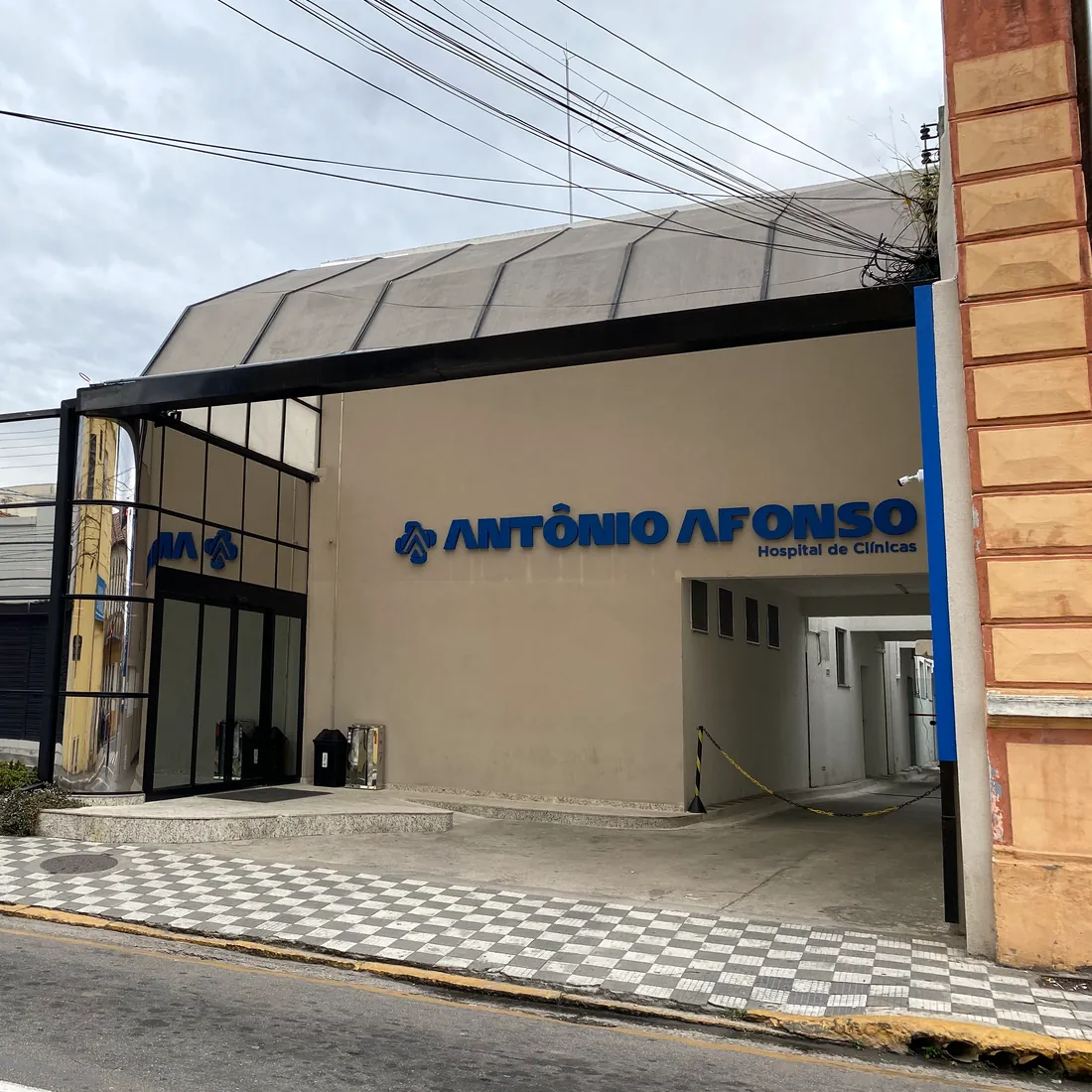 Fachada do Hospital de Clínicas Antônio Afonso, na Rua Antônio Afonso, Centro de Jacareí