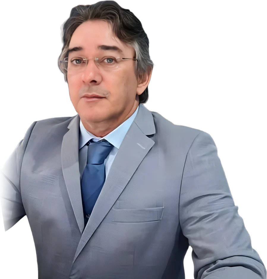 Graciano Donizeti de Siqueira no escritório, de terno